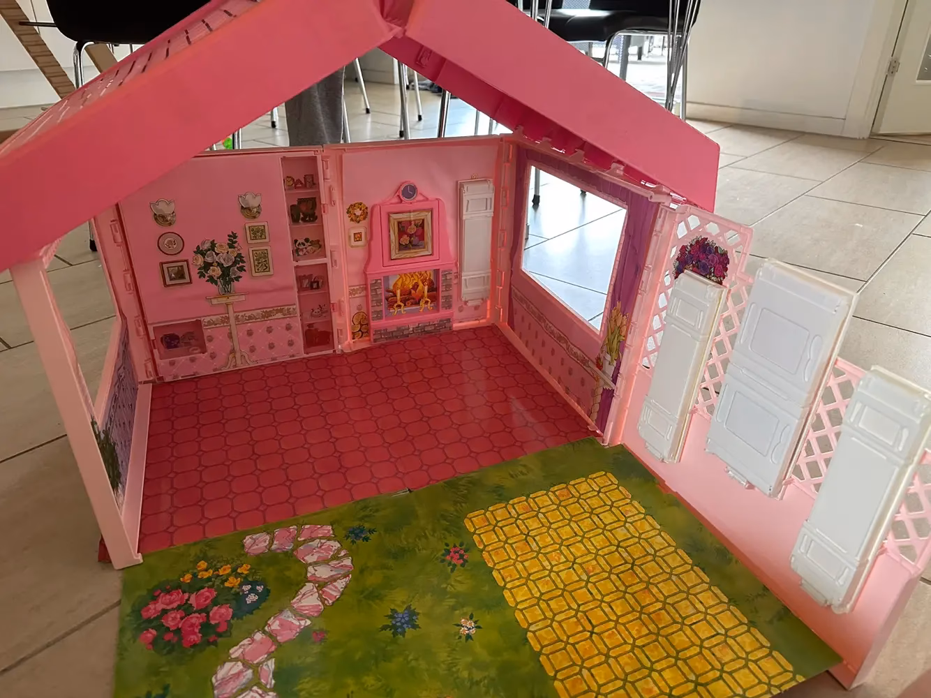 Hvad hedder firmaet bag Barbie dukken?