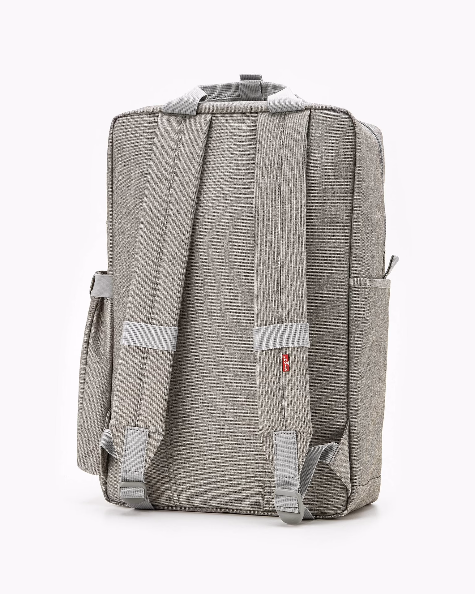 Er Levi's småt i størrelsen?